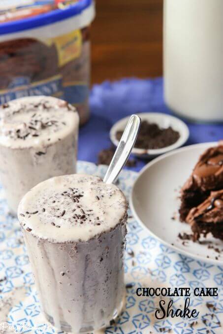 Chocolate cake shakes from Play. Party. Pin. 