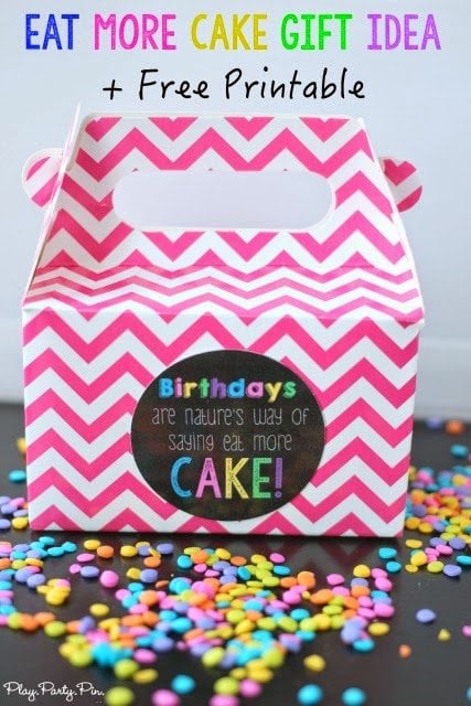 Love this birthday gift idea to give someone cake with this cute free printable!